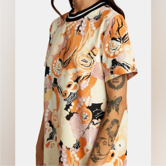 RVCA NWOT Tomboy Retro Printed Ringer Neck Dress - Picture 4 of 16